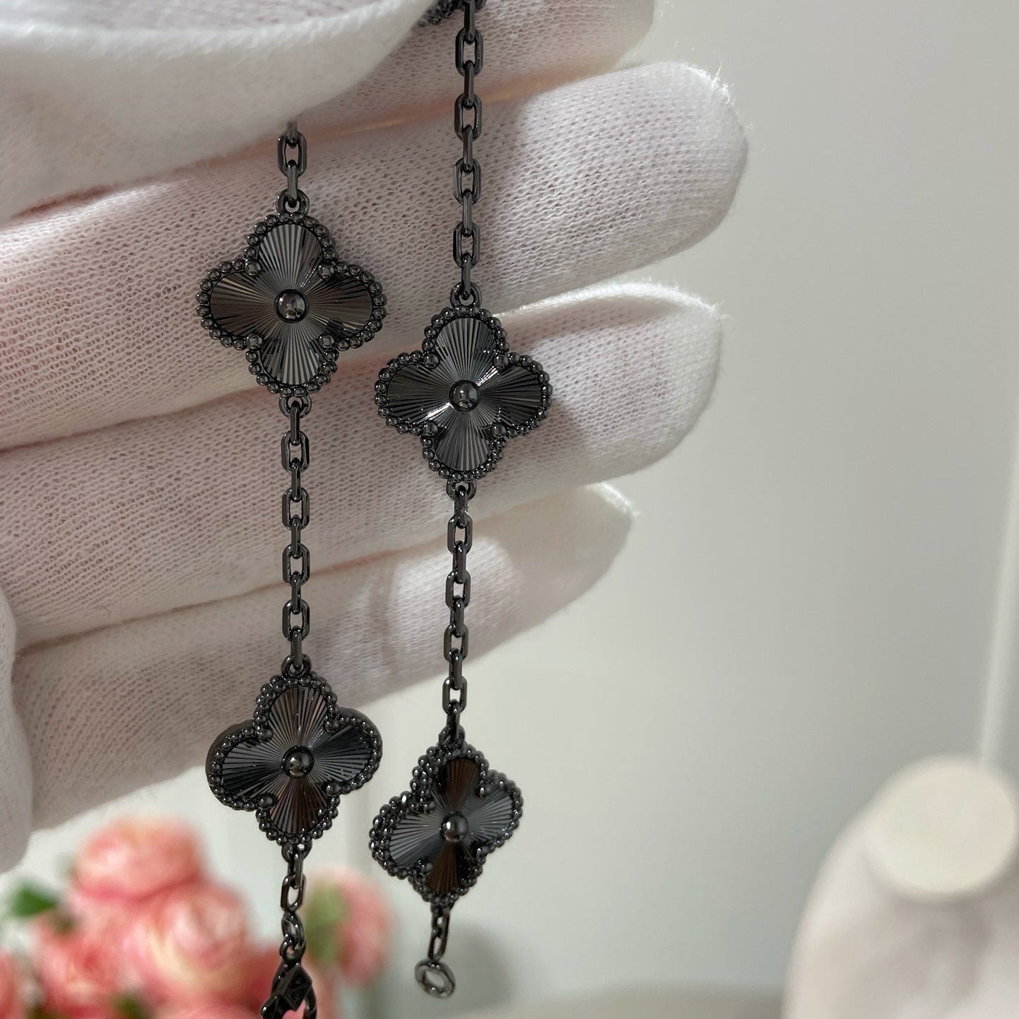 [Mystic Crown]CLOVER 5 MOTIF BLACK BRACELET