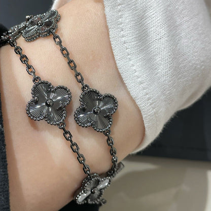 [Mystic Crown]CLOVER 5 MOTIF BLACK BRACELET