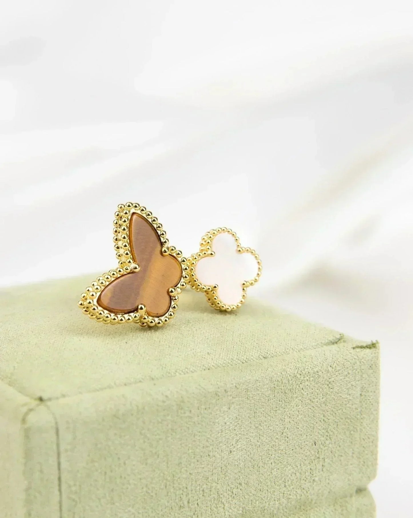 [Mystic Crown]LUCKY BETWEEN THE FINGER RING