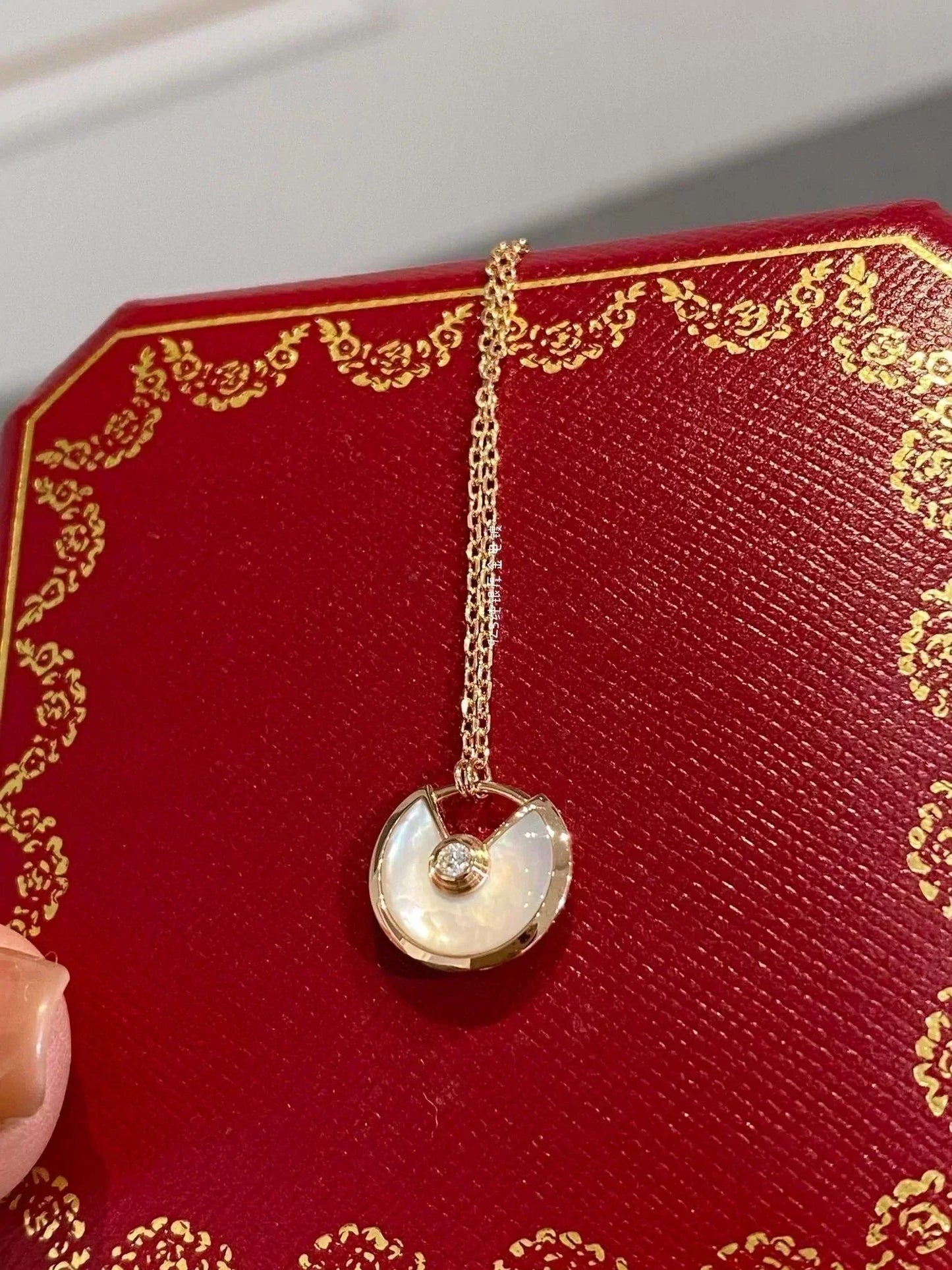 [Mystic Crown]AMULETTE ROSE GOLD MOP NECKLACE