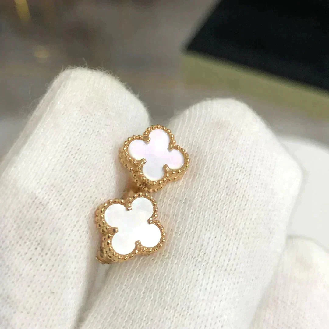 [Mystic Crown]CLOVER MINI 9.5MM WHITE MOP EARRINGS