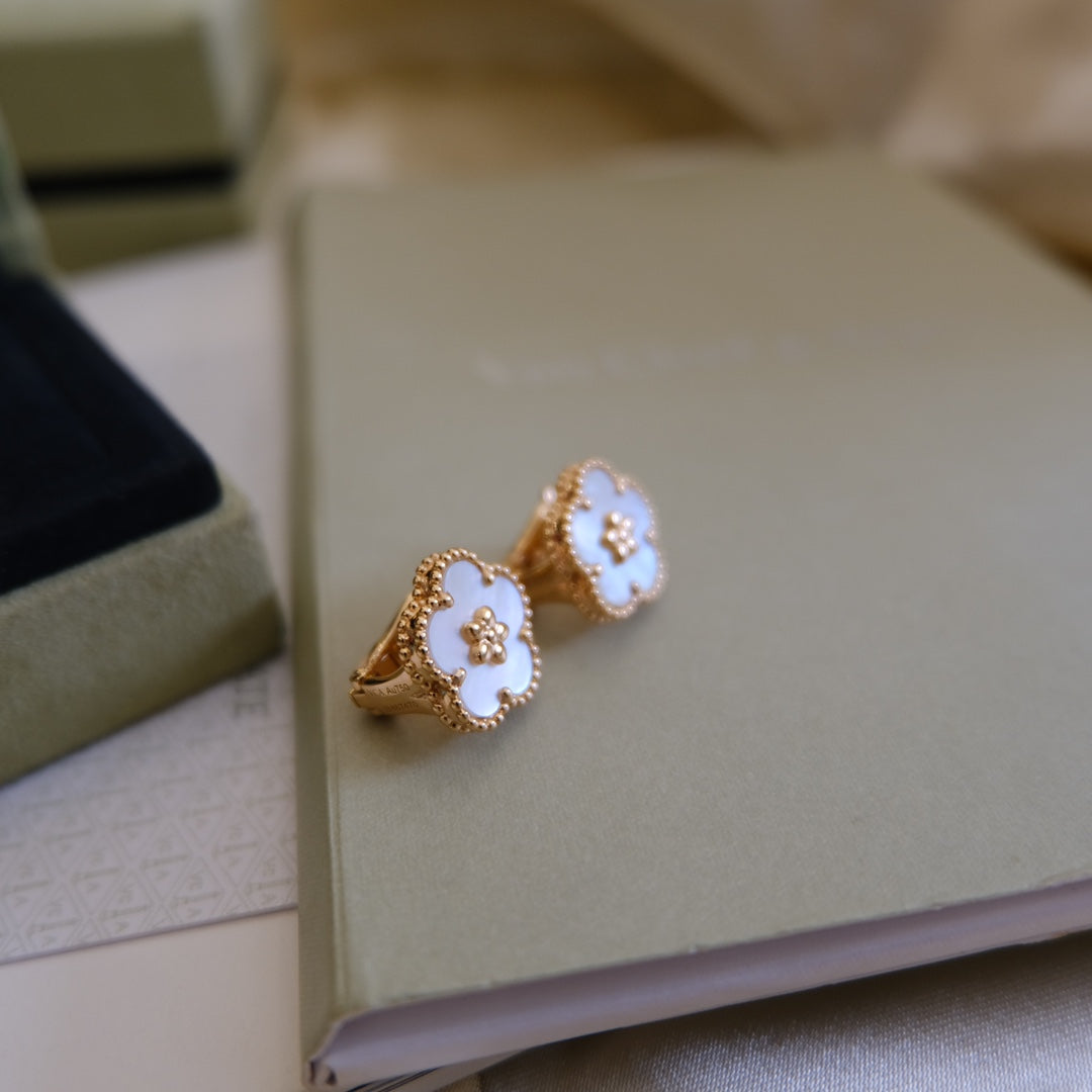 [Mystic Crown]LUCKY PINK GOLD WHITE MOP EARRINGS