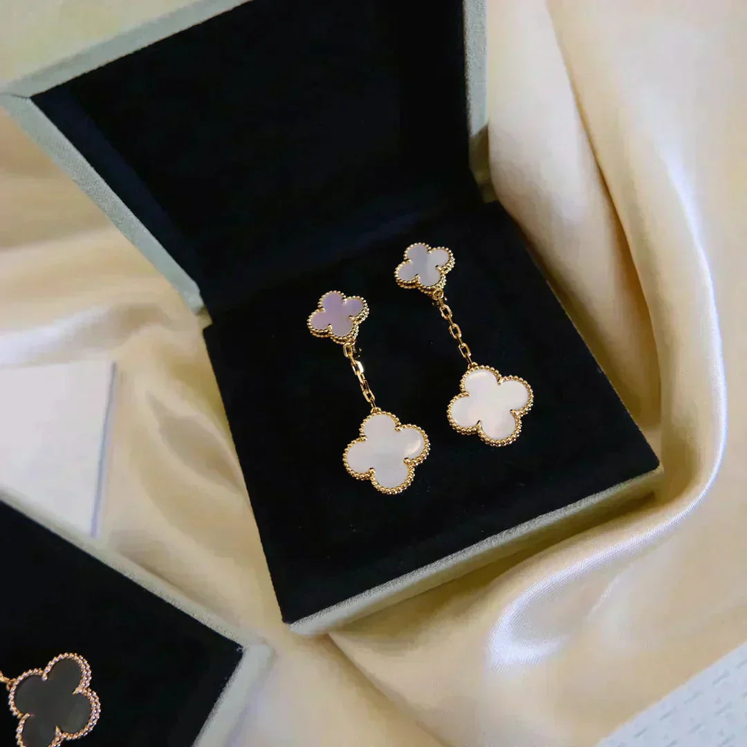 [Mystic Crown]CLOVER 2 MOTIF WHITE MOP EARRINGS