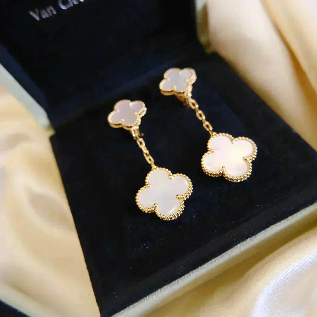 [Mystic Crown]CLOVER 2 MOTIF WHITE MOP EARRINGS