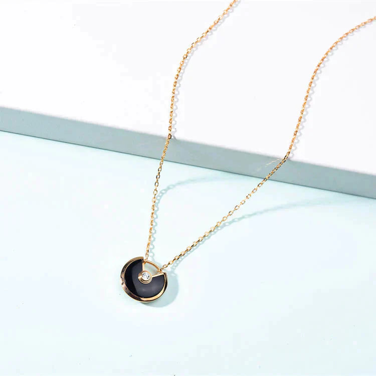 [Mystic Crown]AMULETTE GOLD CARNELIAN ONYX NECKLACE