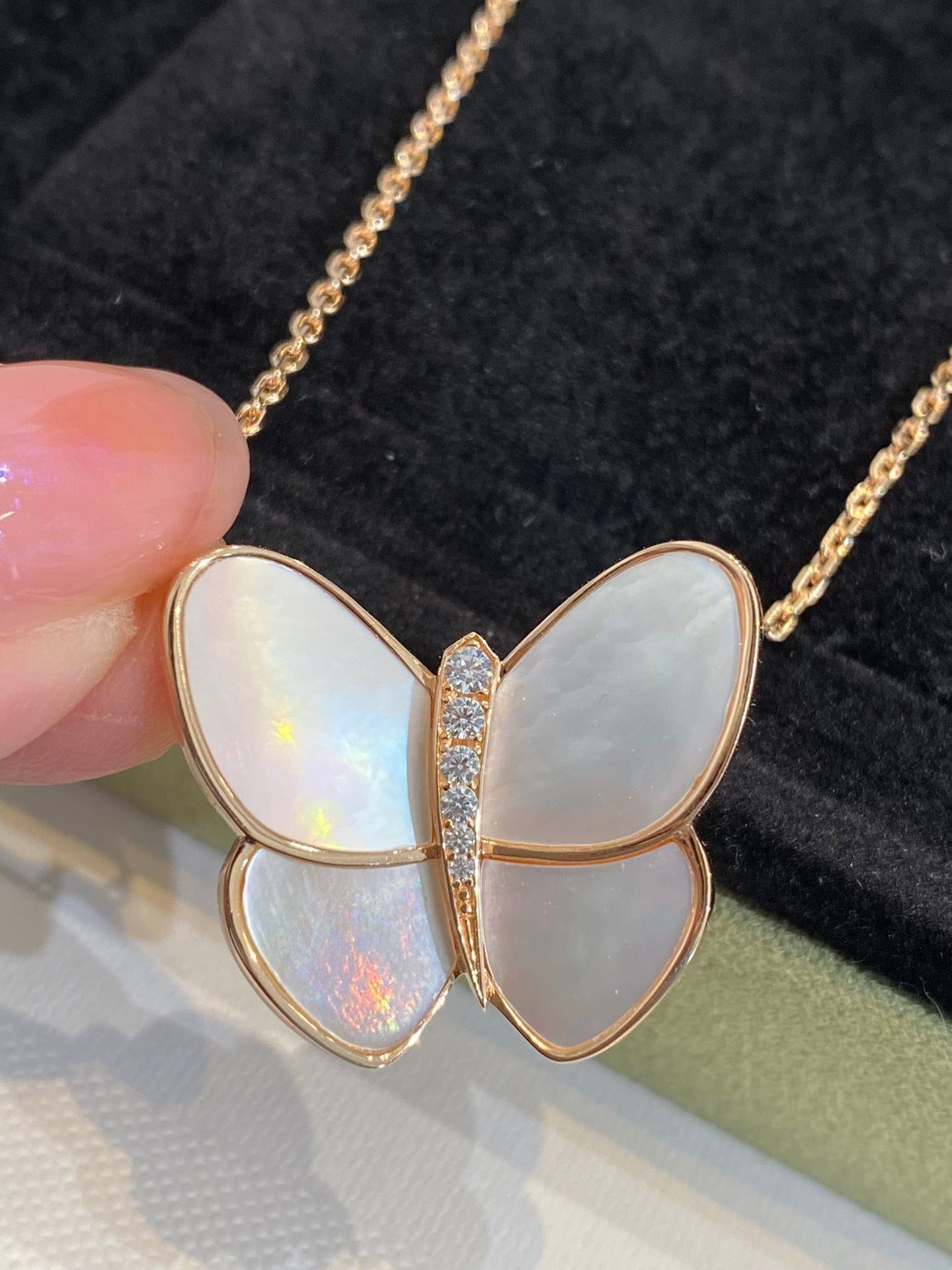 [Mystic Crown]BUTTERFLY GOLD MOP DIAMOND NECKLACE