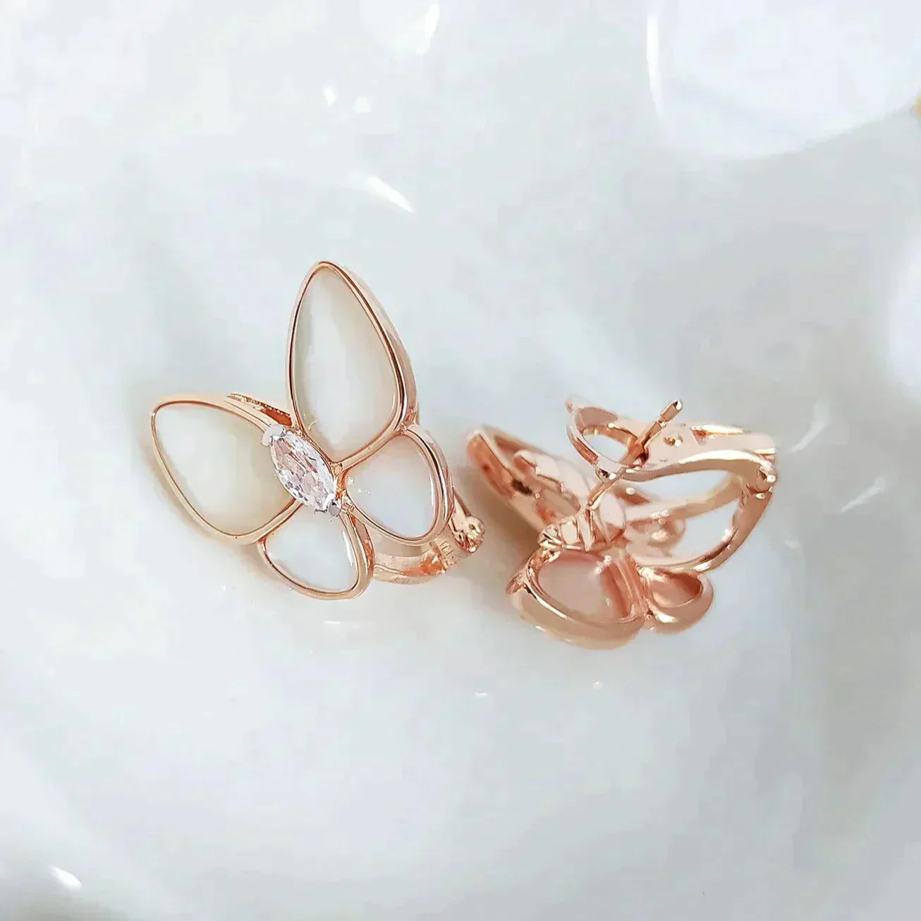 [Mystic Crown]BUTTERFLY MOP DIAMOND EARRINGS