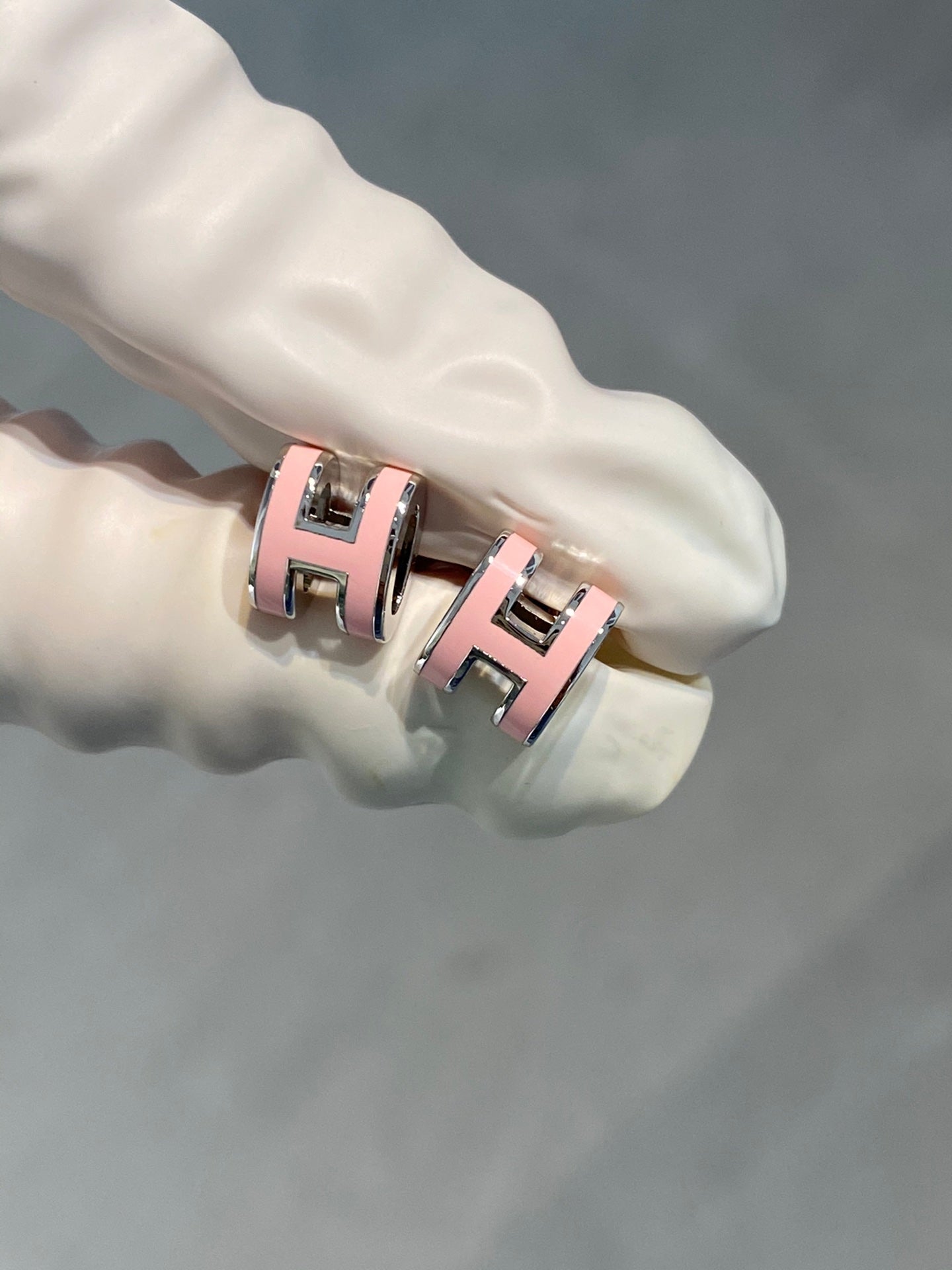 [Mystic Crown]MINI POP H SILVER EARRINGS PINK