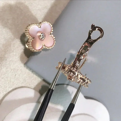 [Mystic Crown]CLOVER MEDIUM 1 MOTIFS  PINK MOP DIAMOND EARRINGS