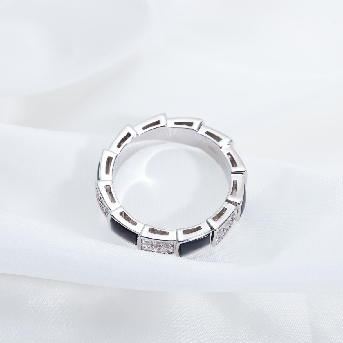 [Mystic Crown]SERPENTI RING SILVER DIAMOND BLACK MOP 4MM