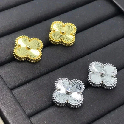 [Mystic Crown]CLOVER MINI 9.5MM LASER EARRINGS
