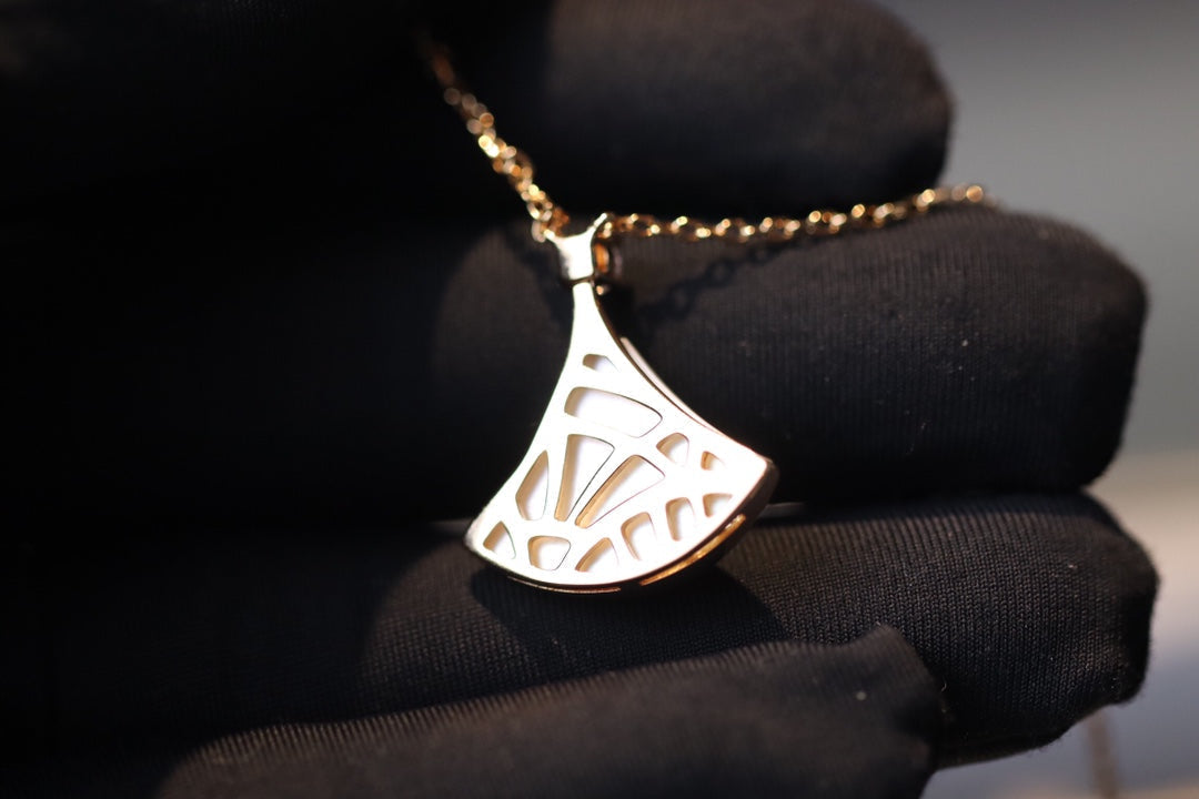 [Mystic Crown]DREAM NECKLACE WHITE MOP PINK GOLD 1 DIAMOND