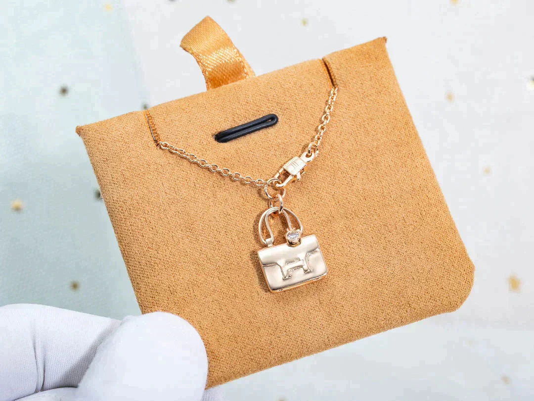[Mystic Crown]AMULETTE PEDANT ROSE GOLD NECKLACE
