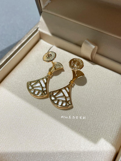 [Mystic Crown]DREAM MOP 1 DIAMOND EARRINGS