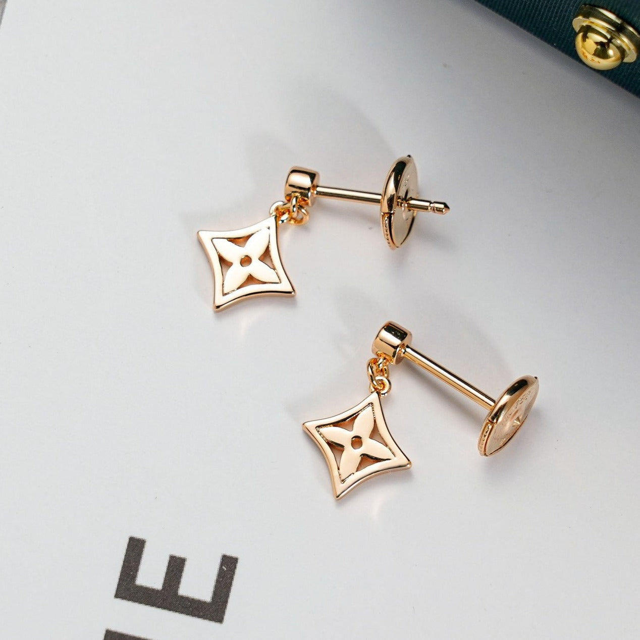 [Mystic Crown]STAR EARRINGS GOLD