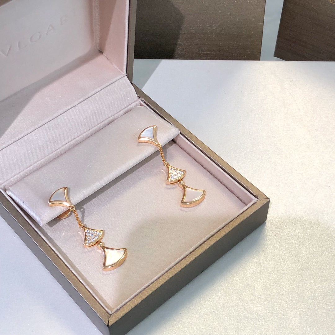 [Mystic Crown]DREAM EARRINGS 3 MOTIFS DIAMOND MOP PINK GOLD