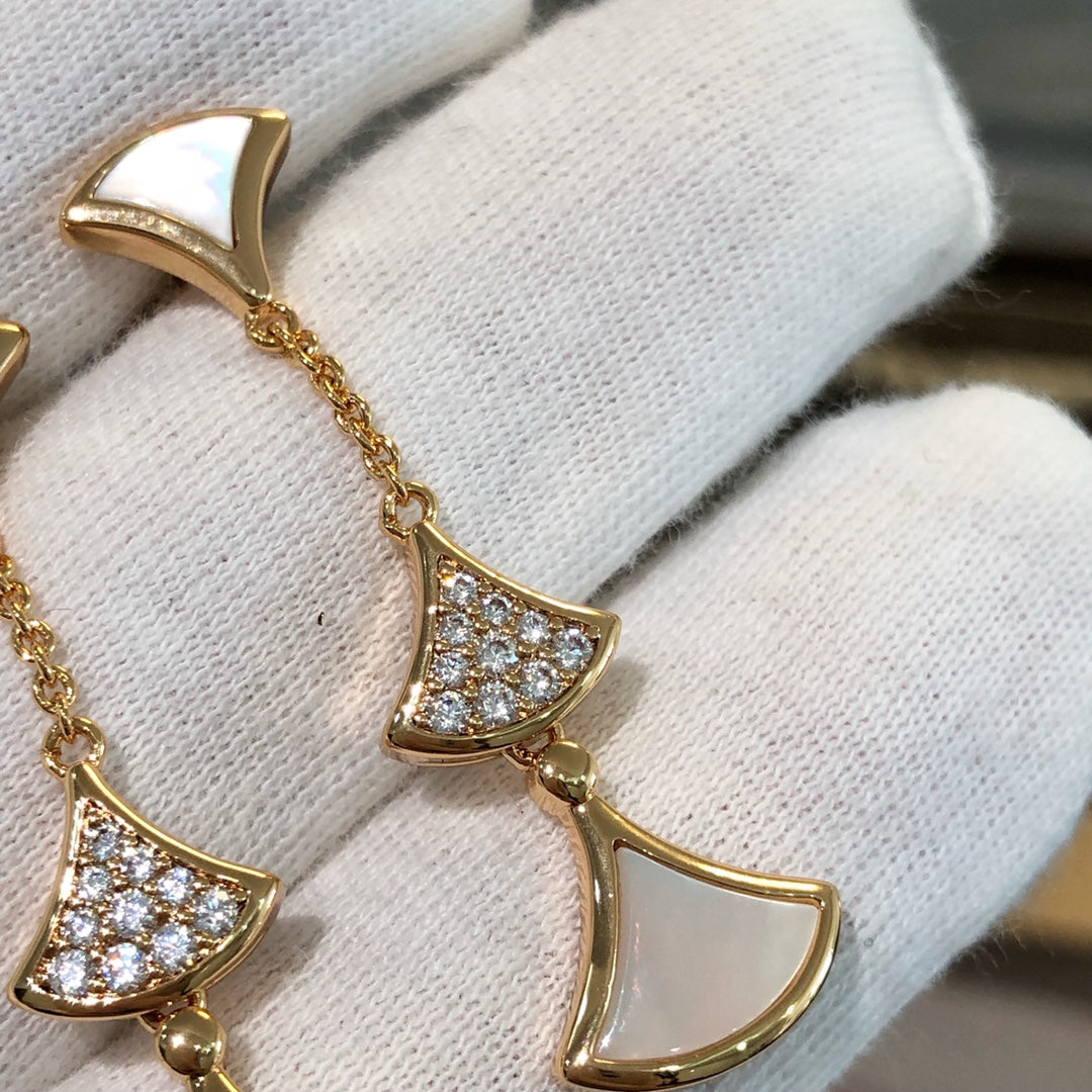 [Mystic Crown]DREAM EARRINGS 3 MOTIFS DIAMOND MOP PINK GOLD