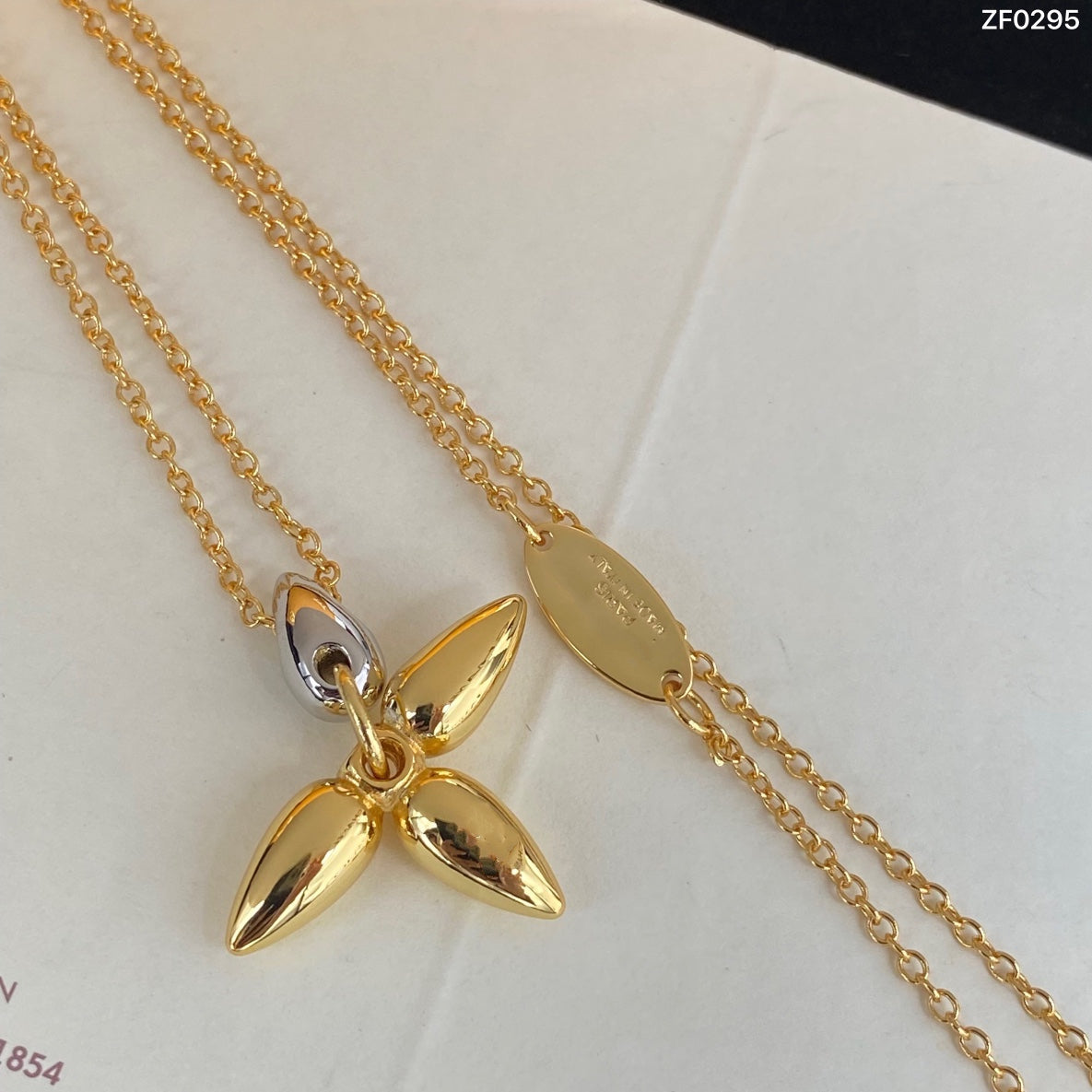 [Mystic Crown]LOUISETTE PEDANT GOLD NECKLACE