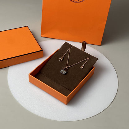 [Mystic Crown]CONSTANCE BLACK PEDANT PINK GOLD NECKLACE