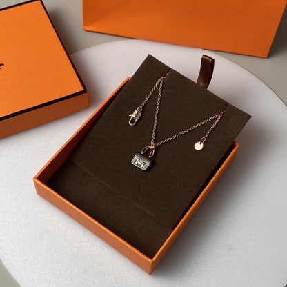 [Mystic Crown]CONSTANCE BLACK PEDANT PINK GOLD NECKLACE