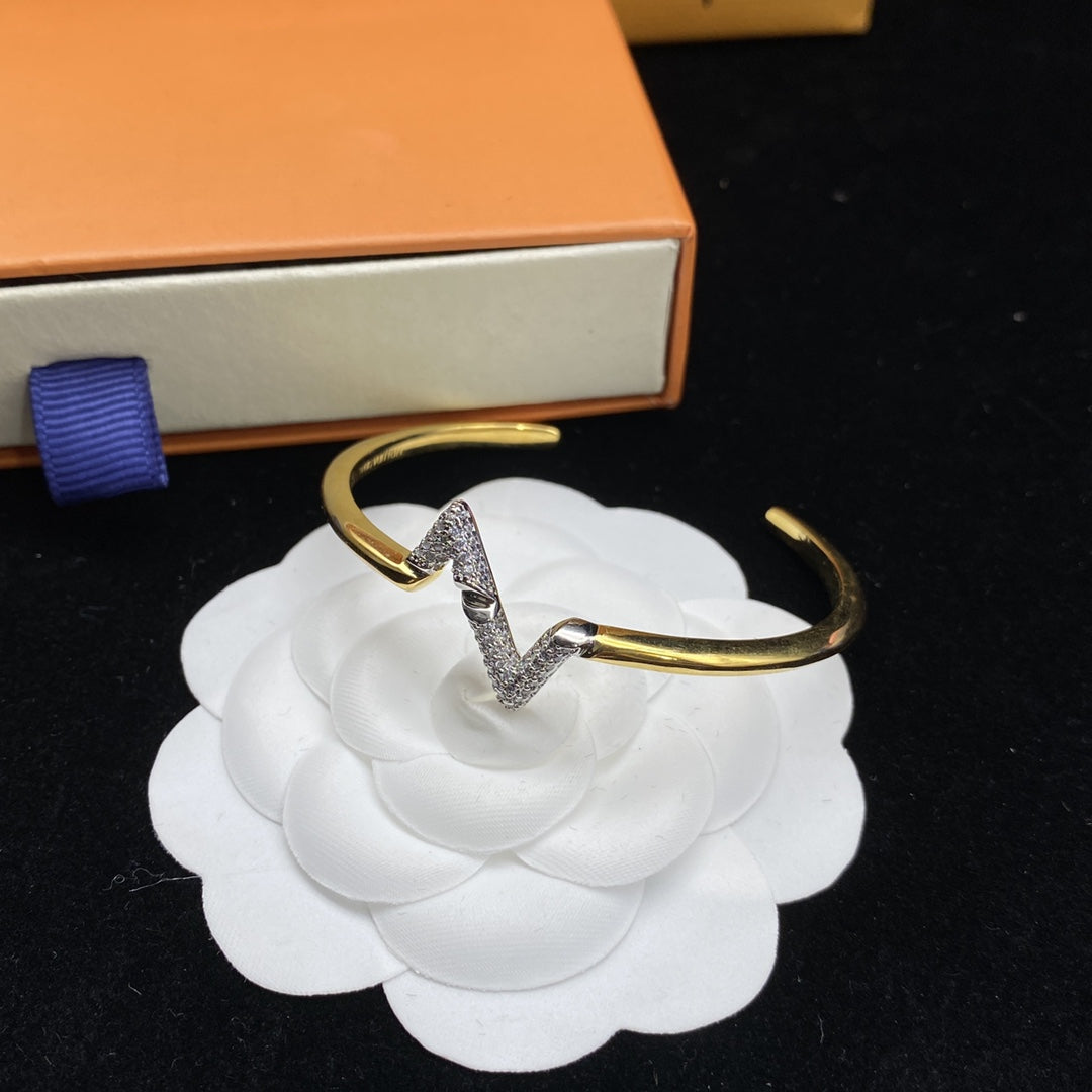 [Mystic Crown]VOLTE UPSITE DOWN DIAMOND GOLD OPEN BRACELET