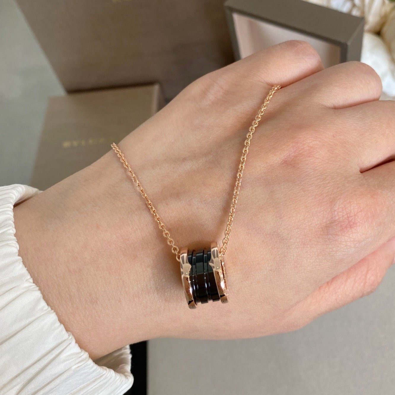 [Mystic Crown]ZERO 1 BLACK CERAMIC PINK GOLD NECKLACE