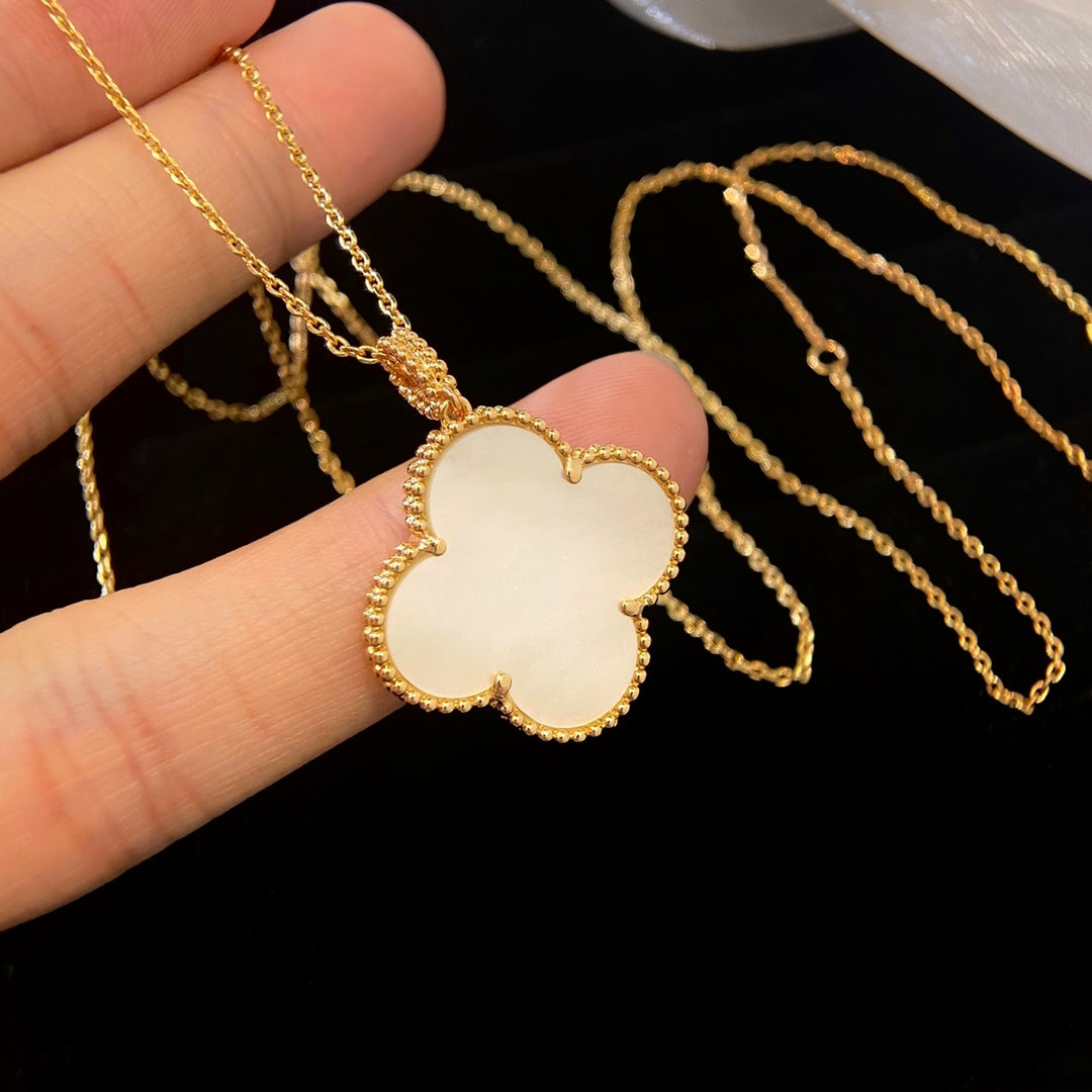 [Mystic Crown]CLOVER 25MM MOP LARGE PENDANT NECKLACE