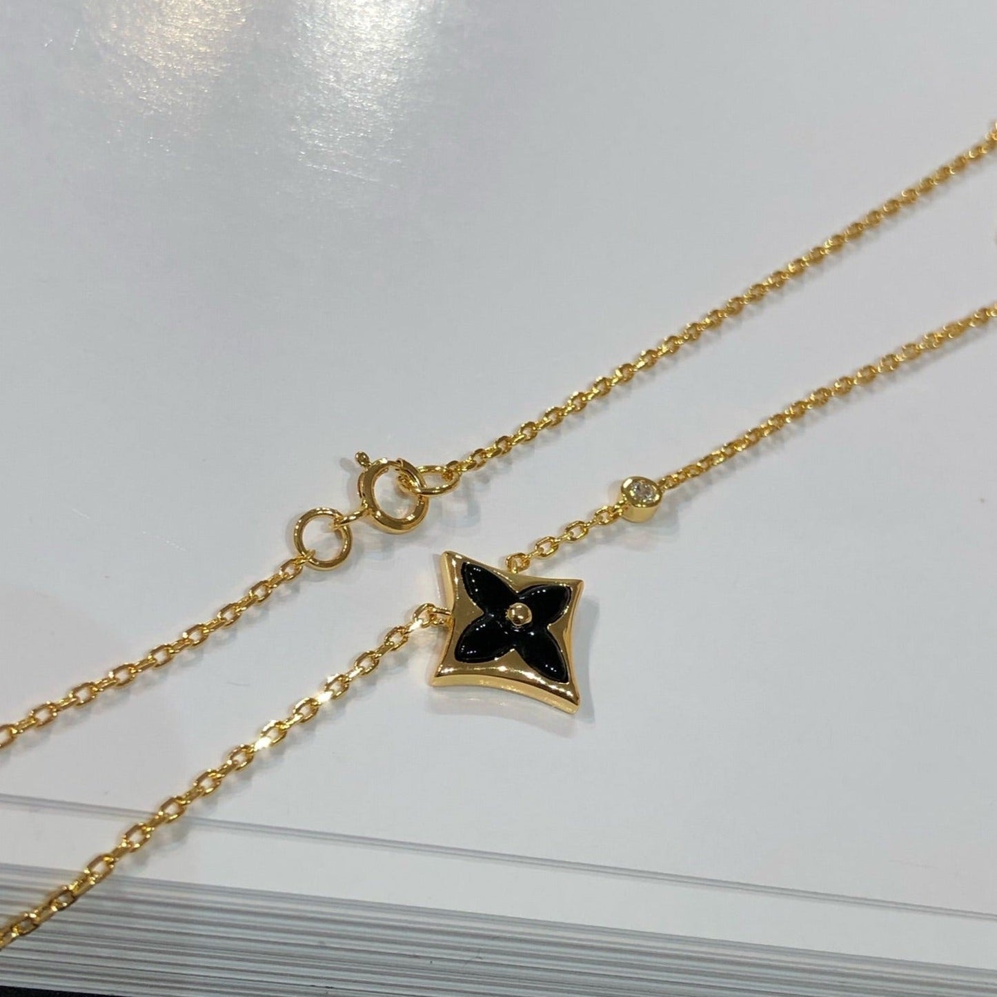 [Mystic Crown]STAR BLACK MOP NECKLACE
