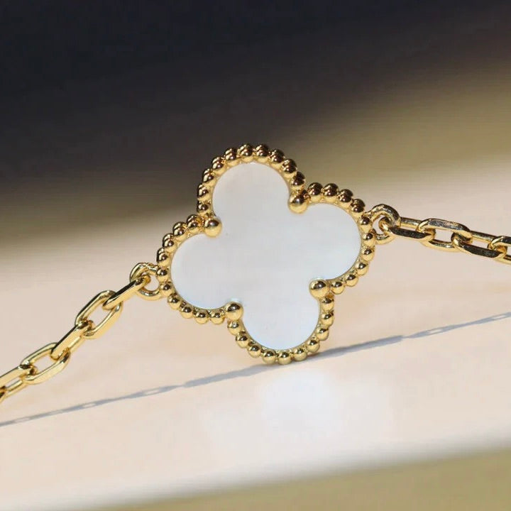[Mystic Crown]CLOVER 20 MOTIFS WHITE MOP NECKLACE