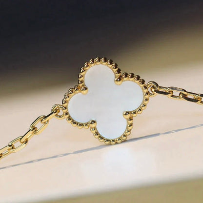 [Mystic Crown]CLOVER 20 MOTIFS WHITE MOP NECKLACE