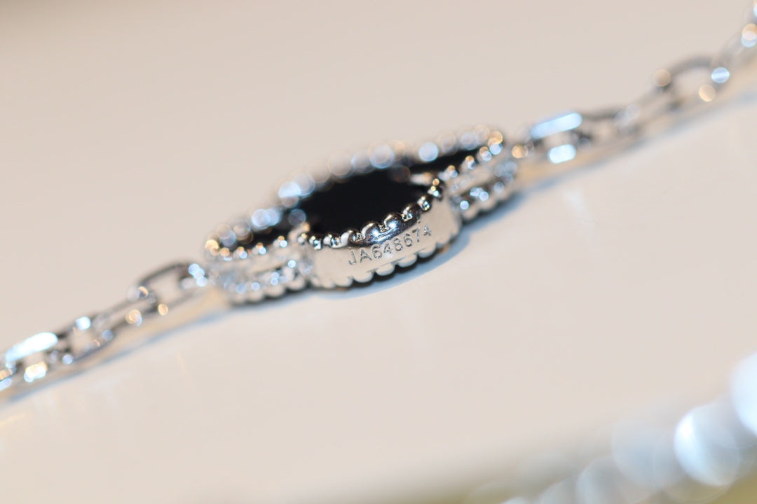 [Mystic Crown]CLOVER 20 MOTIFS ONYX DIAMOND SILVER