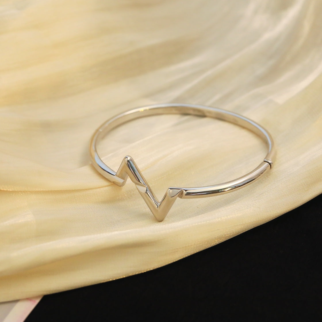 [Mystic Crown]VOLTE UPSITE DOWN BRACELET