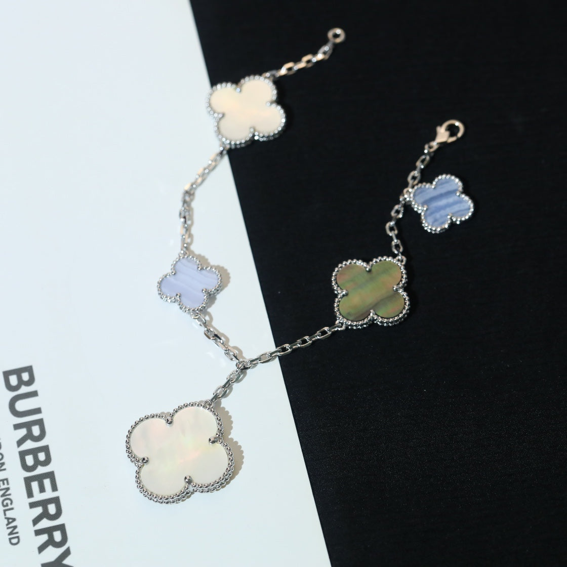 [Mystic Crown]CLOVER BRACELET 5 MOTIFS MOP CHALCEDONY SILVER