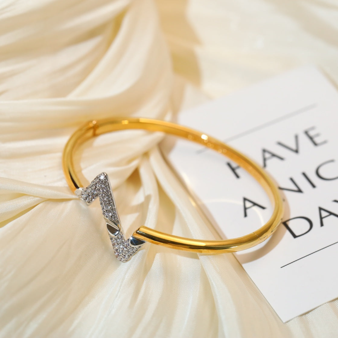 [Mystic Crown]VOLTE UPSITE DOWN GOLD DIAMOND BRACELET
