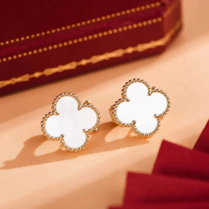 [Mystic Crown]CLOVER MEDIUM 1 MOTIFS  WHITE MOP STUD EARRINGS
