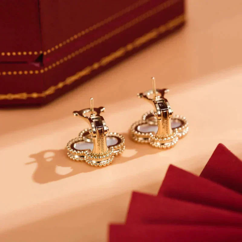 [Mystic Crown]CLOVER MEDIUM 1 MOTIFS  WHITE MOP STUD EARRINGS