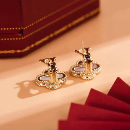 [Mystic Crown]CLOVER MEDIUM 1 MOTIFS  WHITE MOP STUD EARRINGS
