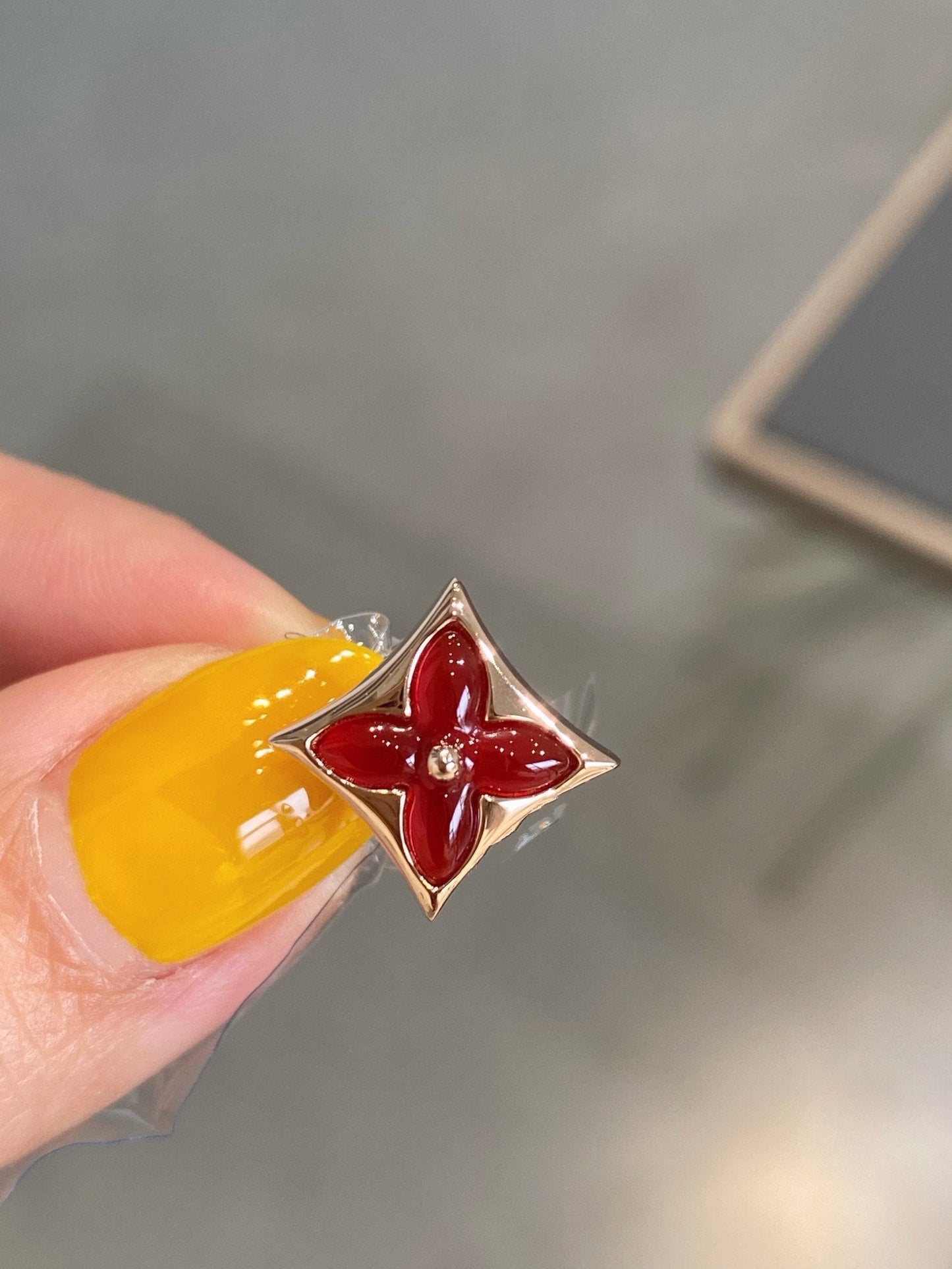 [Mystic Crown]STAR AND SUN PINK GOLD CARNELIAN STUD EARRINGS