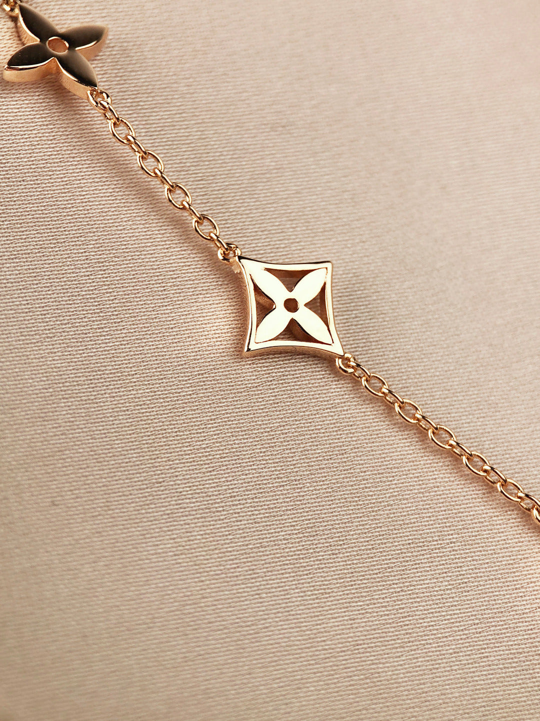 [Mystic Crown]STAR AND SUN 7 MOTIFS GOLD BRACELET