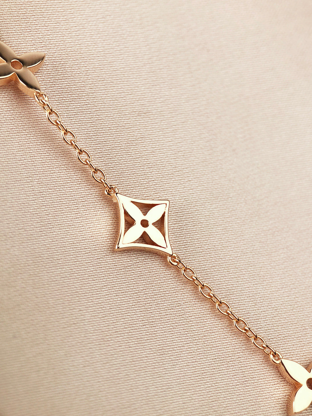 [Mystic Crown]STAR AND SUN 7 MOTIFS GOLD BRACELET