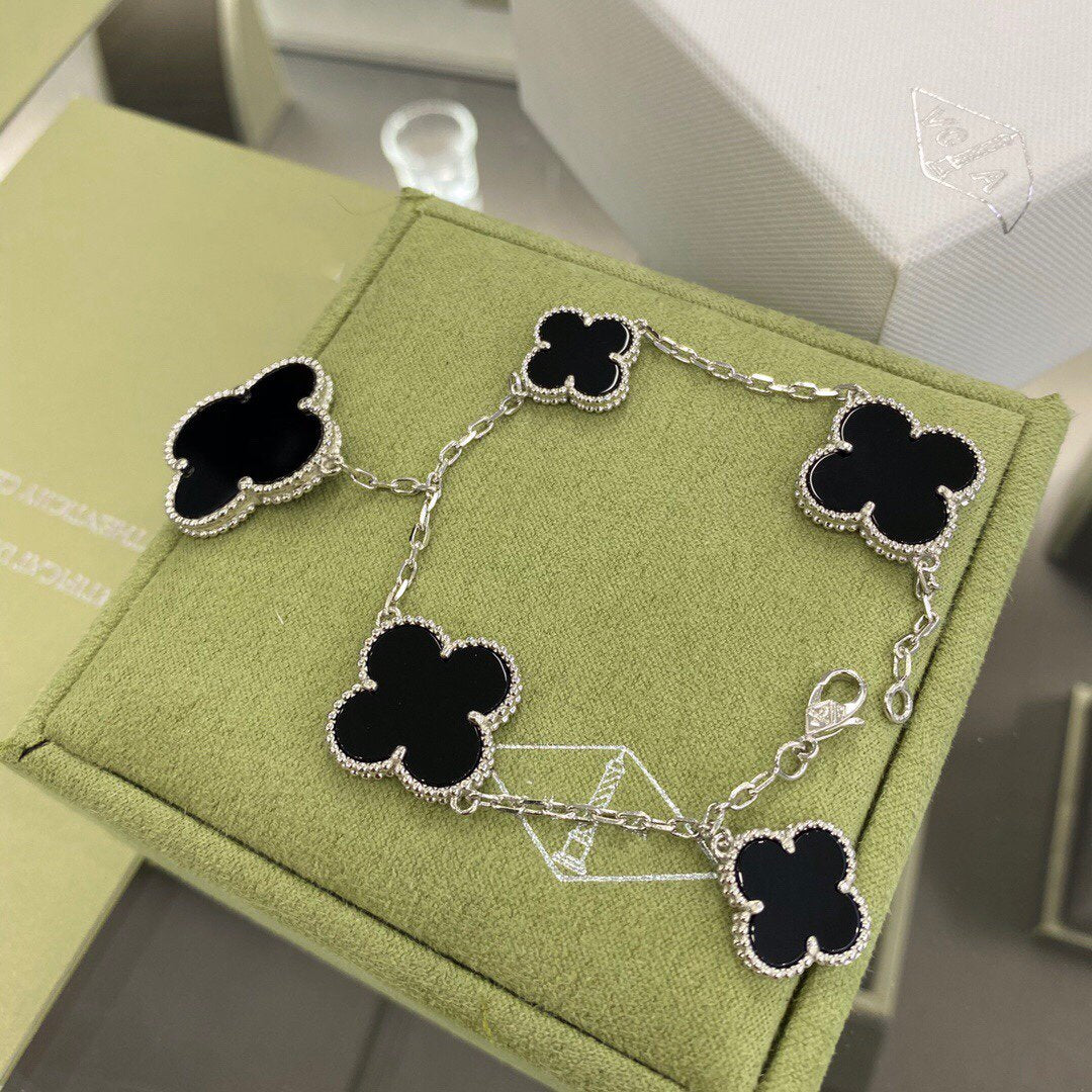 [Mystic Crown]CLOVER 5 MOTIFS SIVLER ONYX BRACELET