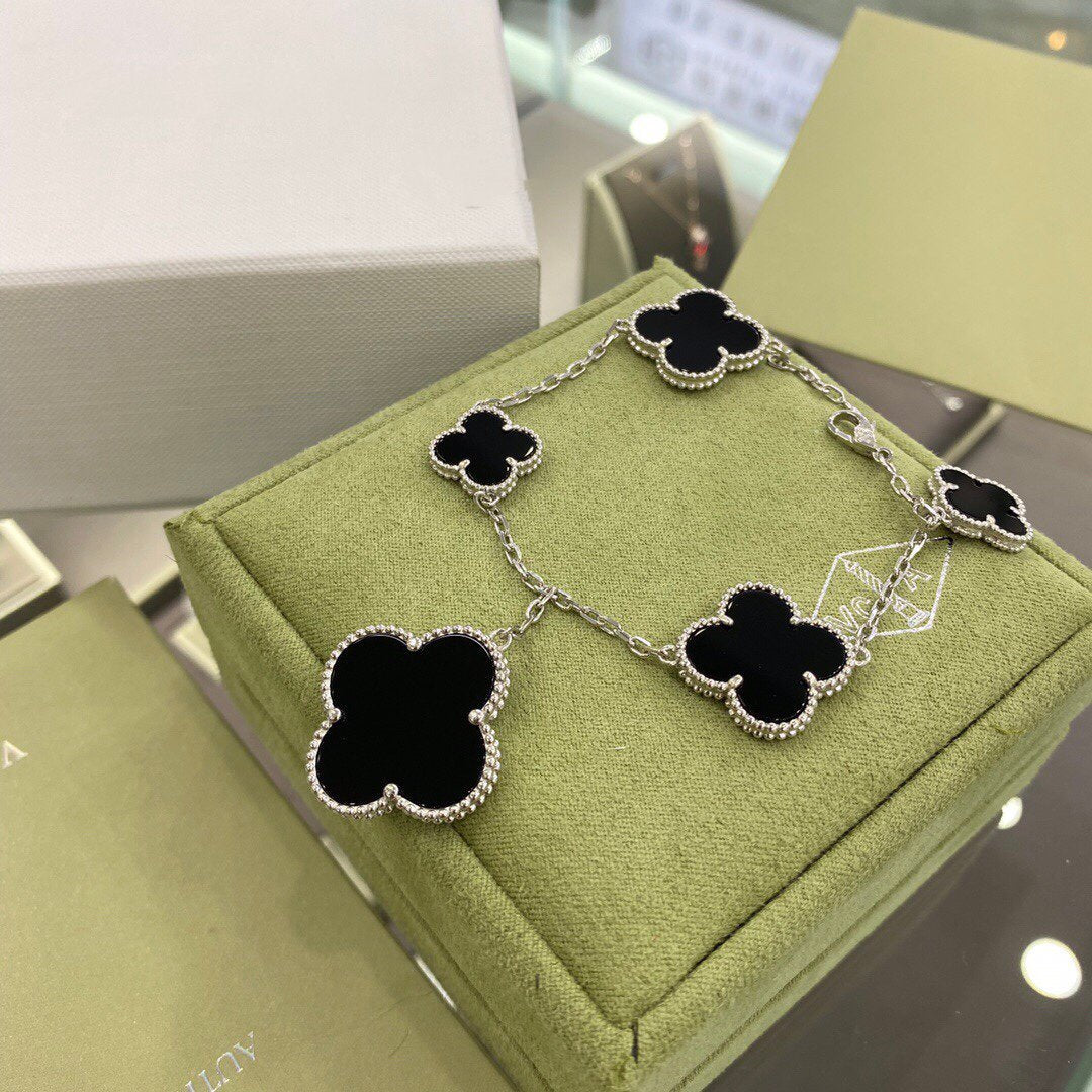 [Mystic Crown]CLOVER 5 MOTIFS SIVLER ONYX BRACELET