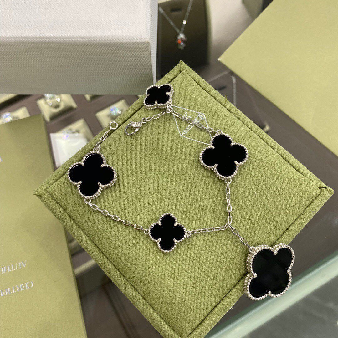 [Mystic Crown]CLOVER 5 MOTIFS SIVLER ONYX BRACELET