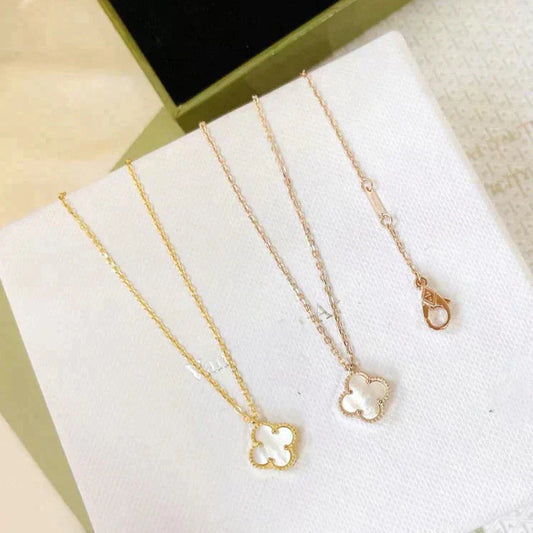 [Mystic Crown]CLOVER MINI 9.5MM WHITE MOTHER-OF-PEARL NECKLACE