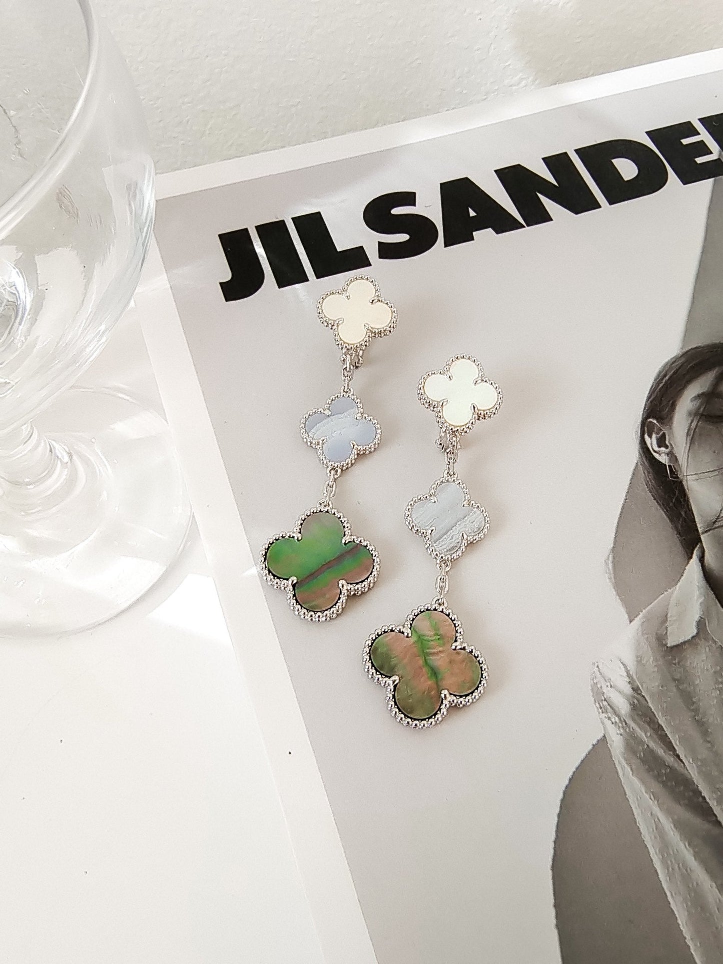 [Mystic Crown]CLOVER 3 MOTIFS CHALCEDONY DARK MOP SILVER EARRINGS
