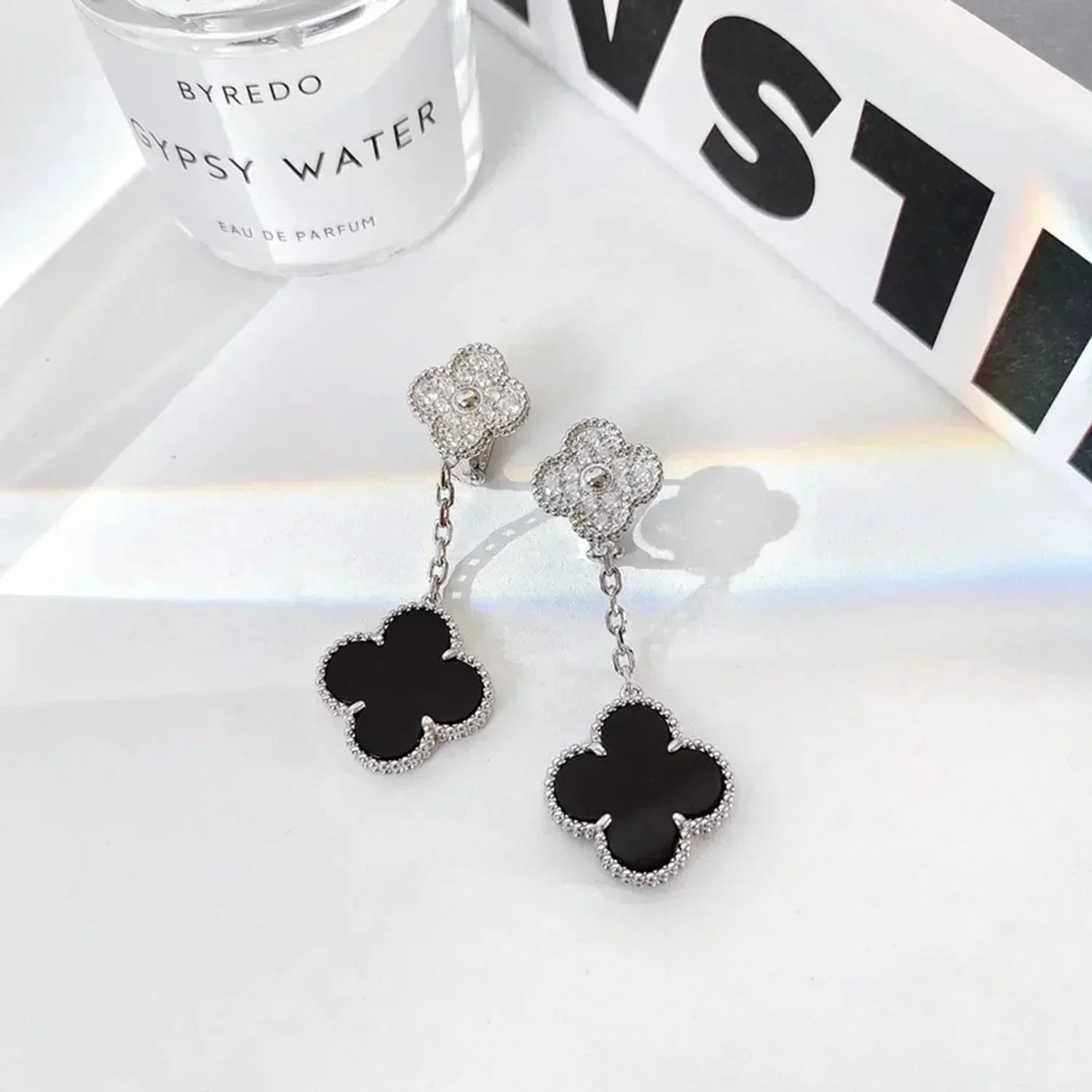 [Mystic Crown]CLOVER 2 MOTIFS  DIAMOND ONYX EARRINGS SILVER