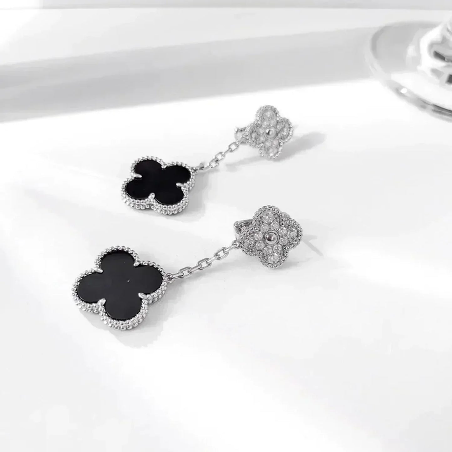 [Mystic Crown]CLOVER 2 MOTIFS  DIAMOND ONYX EARRINGS SILVER