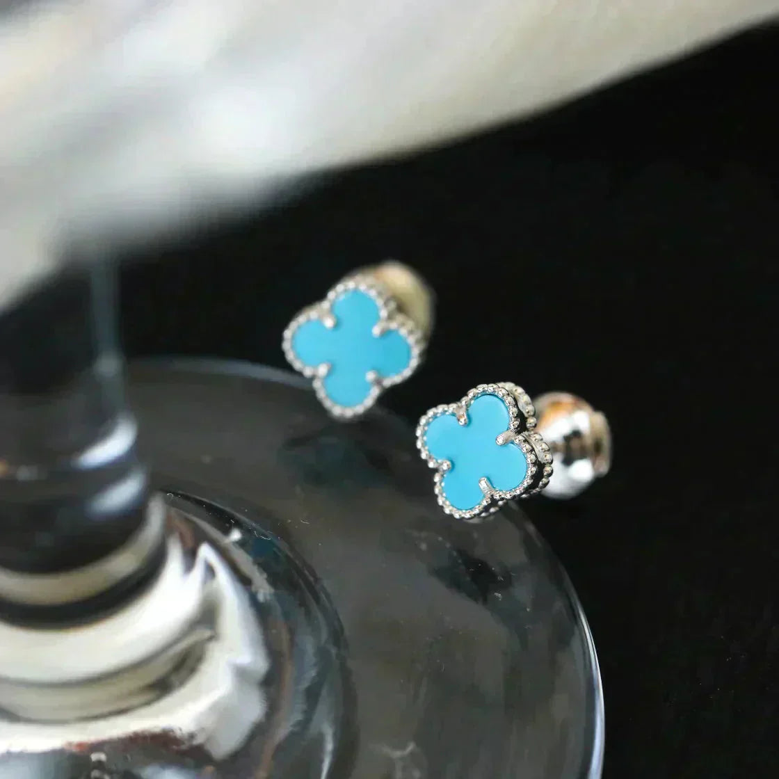 [Mystic Crown]CLOVER MINI 9.5MM ONYX STUD EARRINGS SILVER