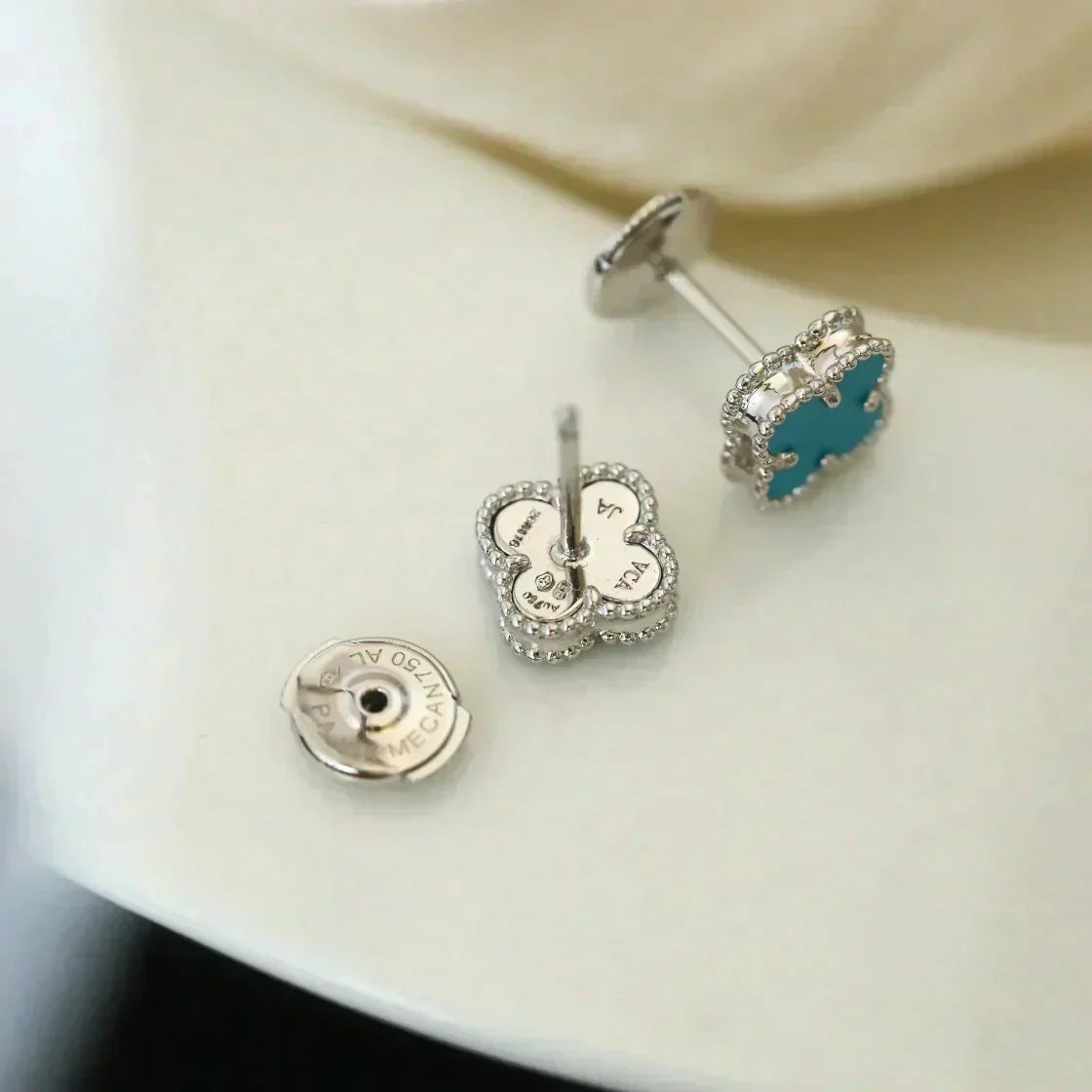 [Mystic Crown]CLOVER MINI 9.5MM ONYX STUD EARRINGS SILVER