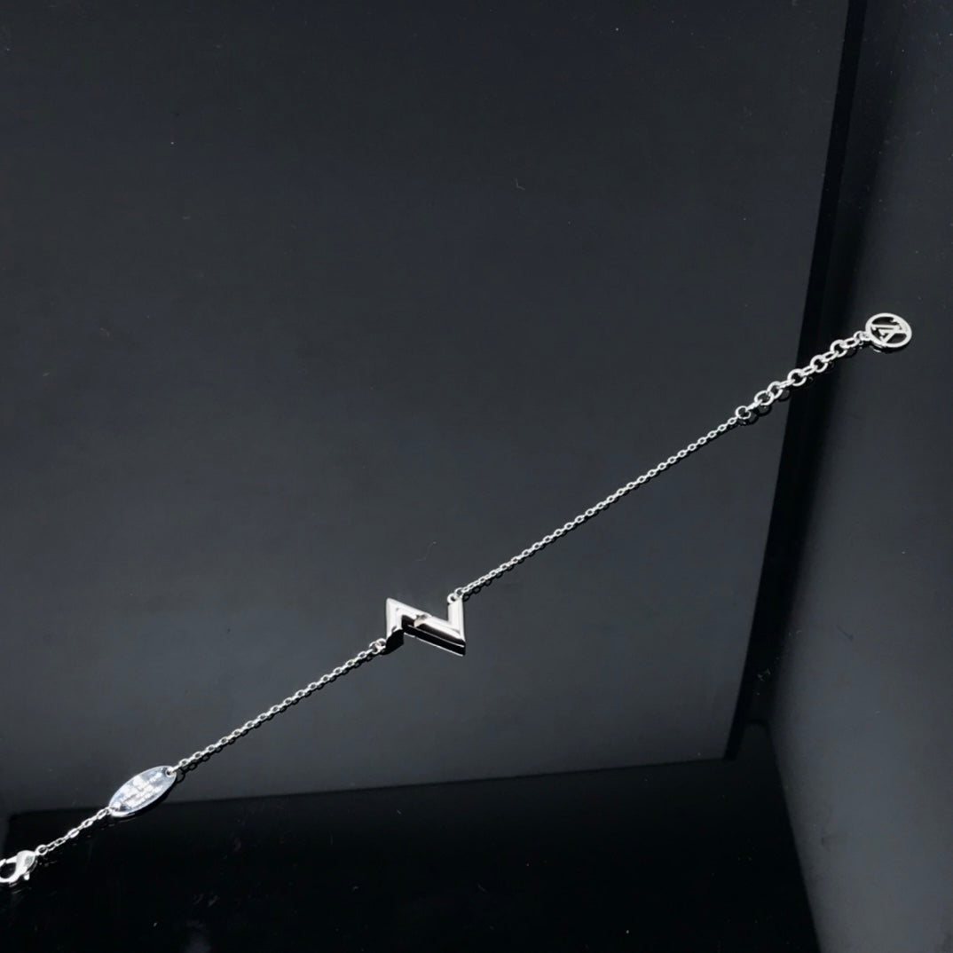 [Mystic Crown]VOLT LV LOGO BRACELET